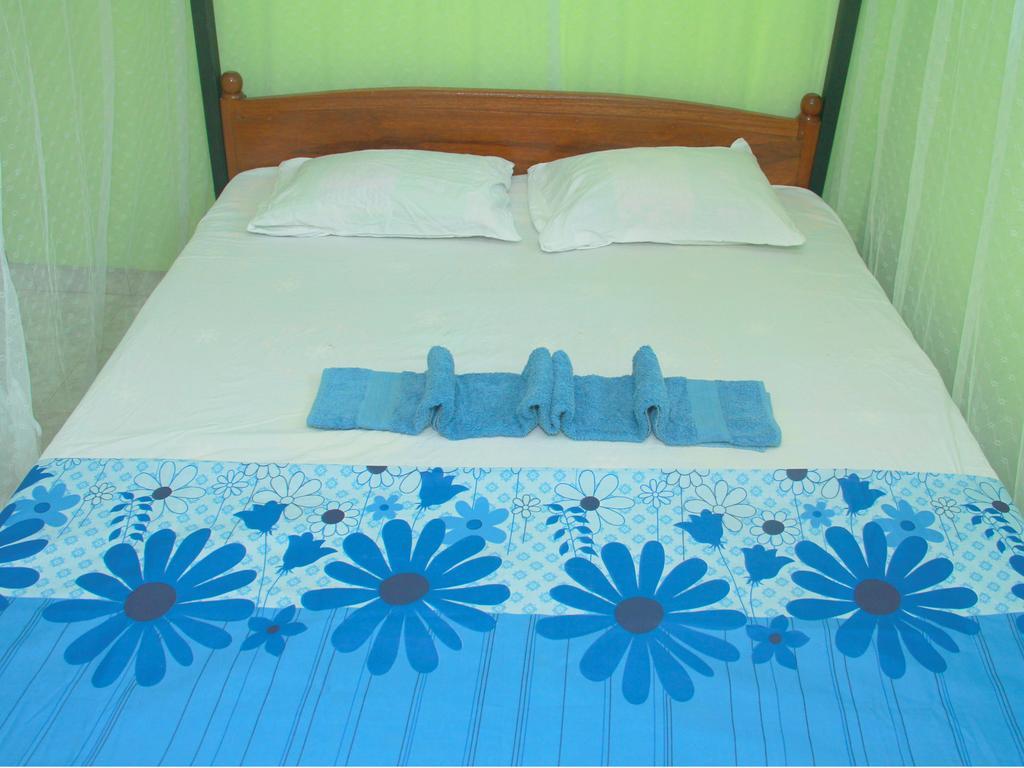 Mirissa Harbour View Hotel Room photo