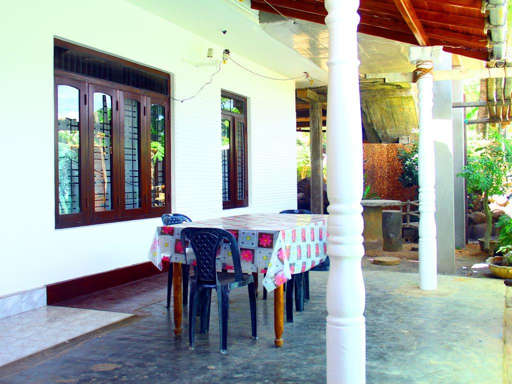 Mirissa Harbour View Hotel Exterior photo