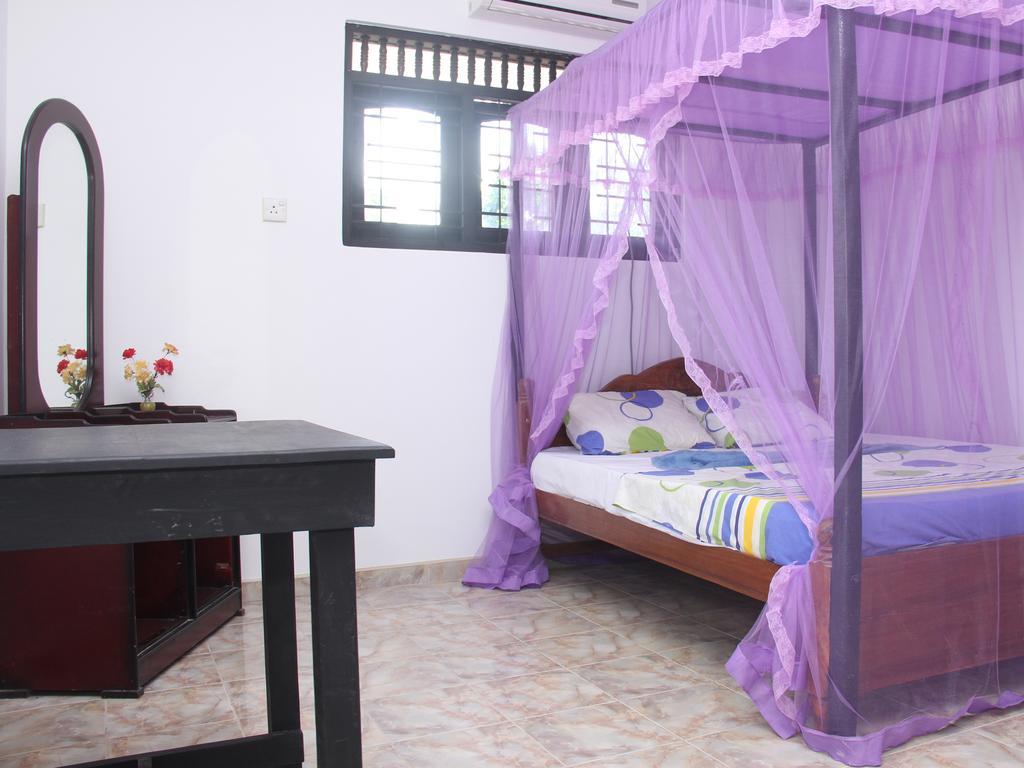 Mirissa Harbour View Hotel Room photo
