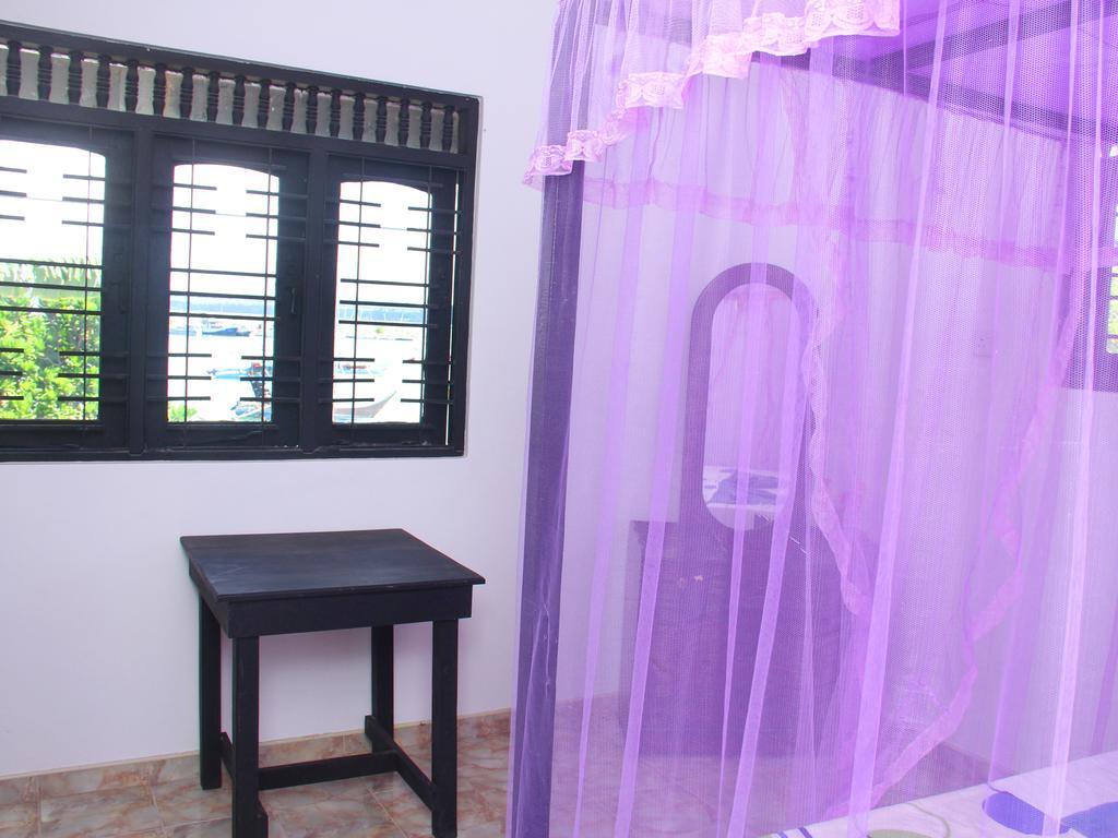 Mirissa Harbour View Hotel Room photo
